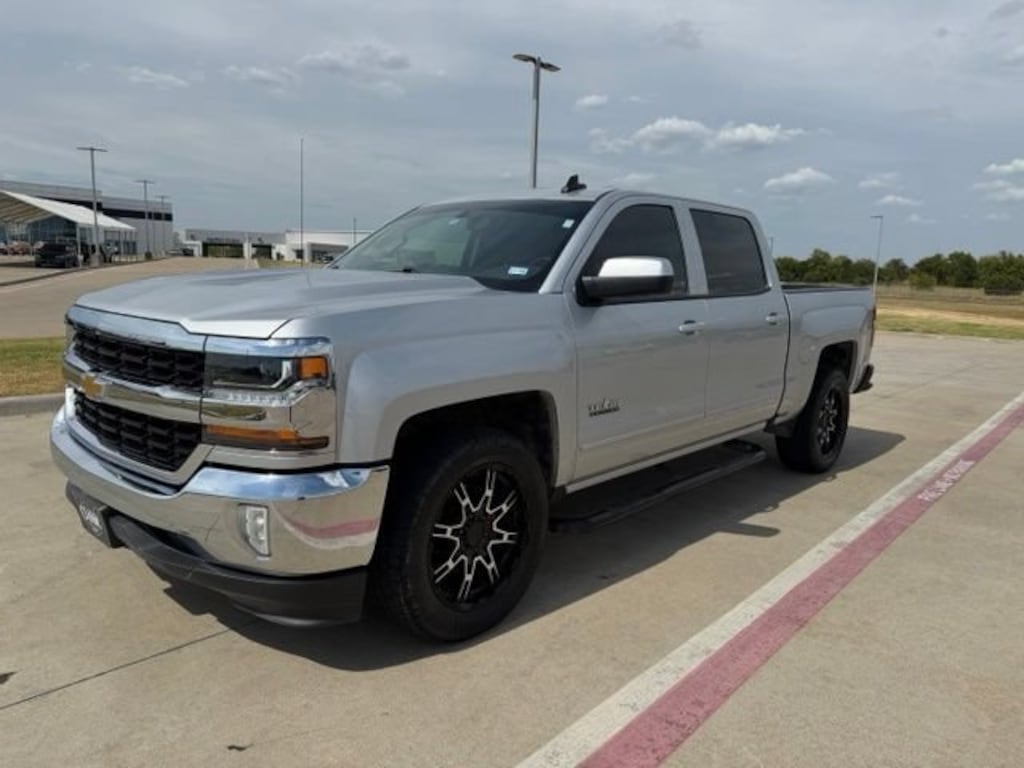 Used 2018 Chevrolet Silverado 1500 LT w/1LT Truck Crew Cab