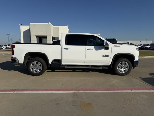 2021 Chevrolet Silverado LTZ photo 2