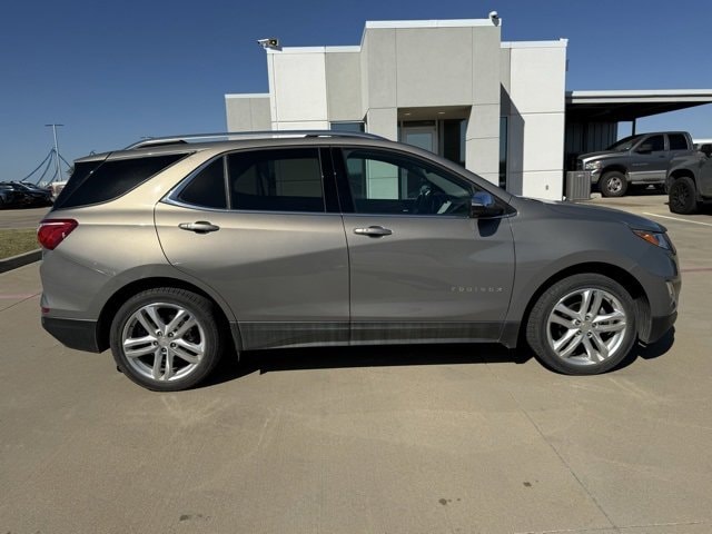 Used 2018 Chevrolet Equinox Premier with VIN 3GNAXMEV9JS527998 for sale in Cleburne, TX