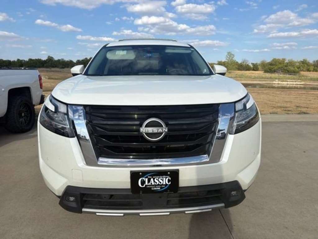 Used 2023 Nissan Pathfinder SL SUV
