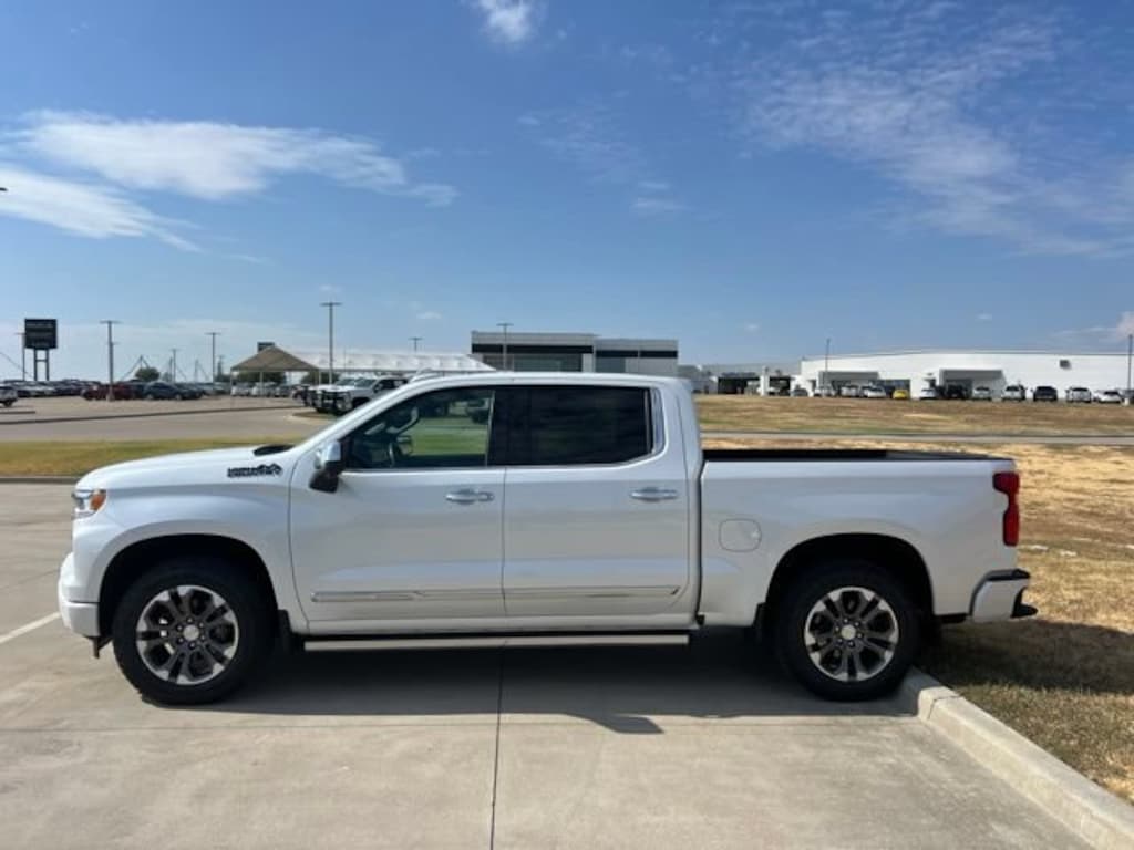 Used 2025 Chevrolet Silverado 1500 High Country Truck Crew Cab