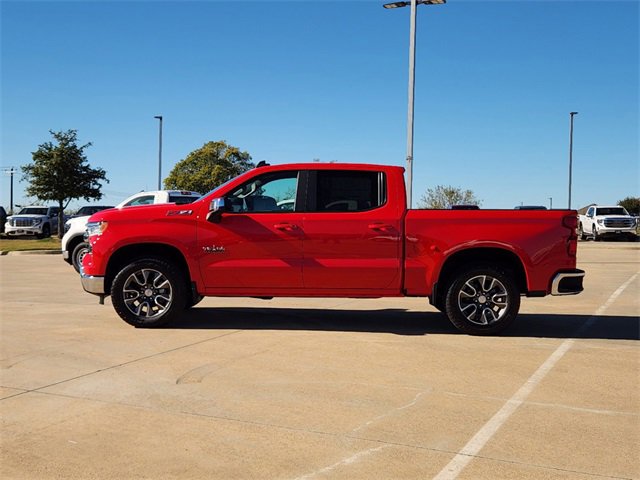 2025 Chevrolet Silverado 1500 LT photo 4