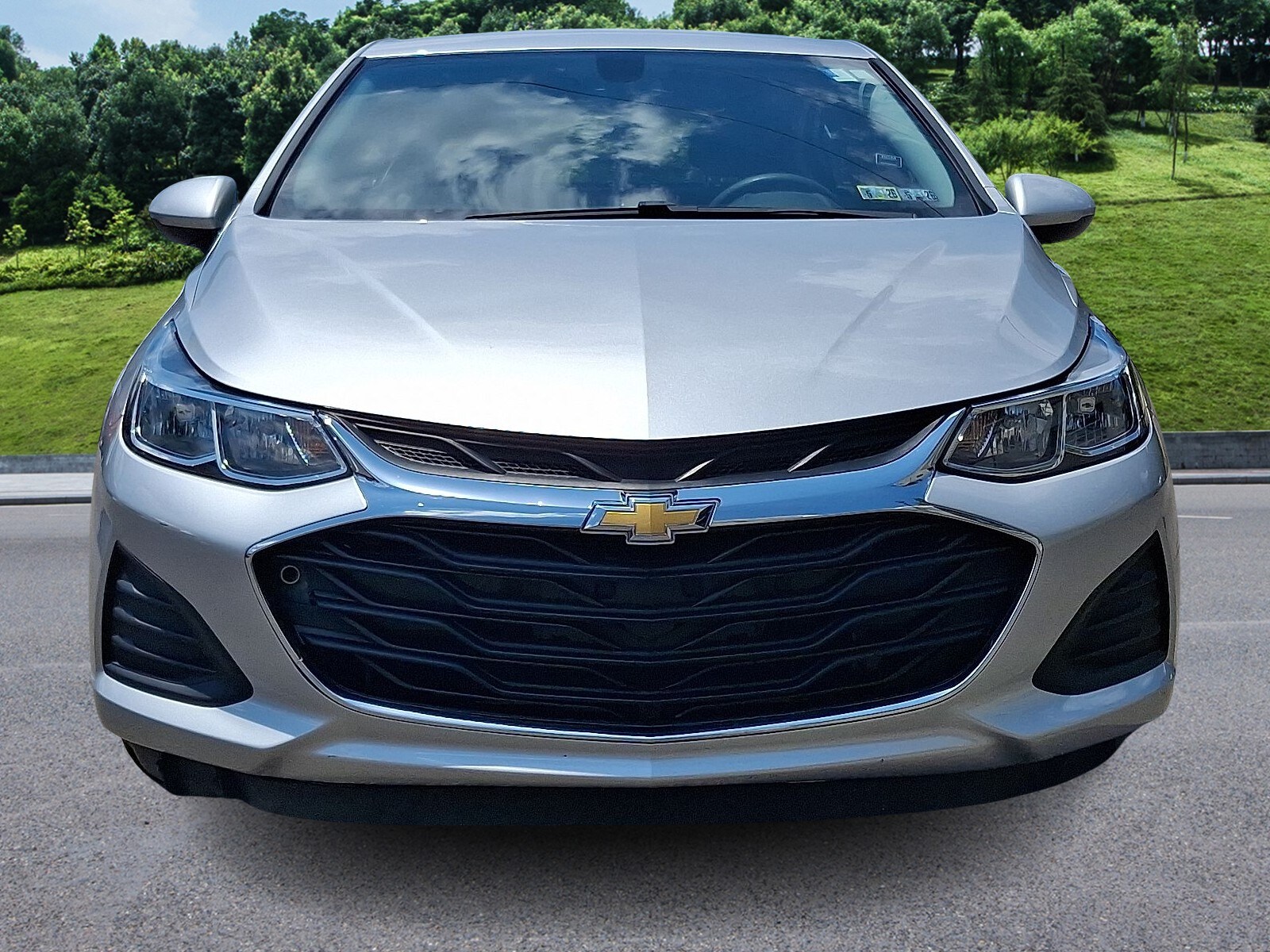 2019 Chevrolet Cruze LS photo 2