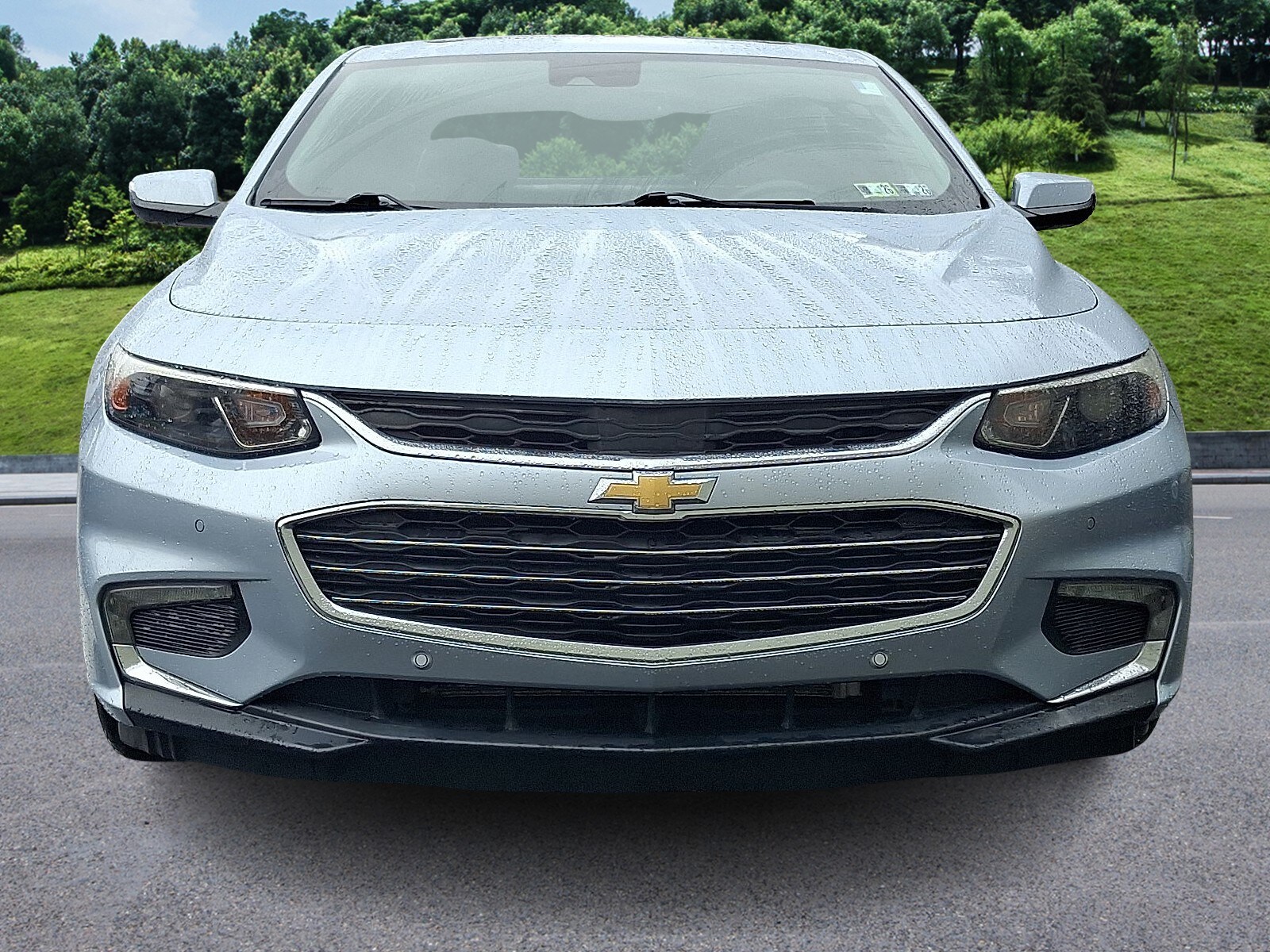 2017 Chevrolet Malibu Premier photo 2