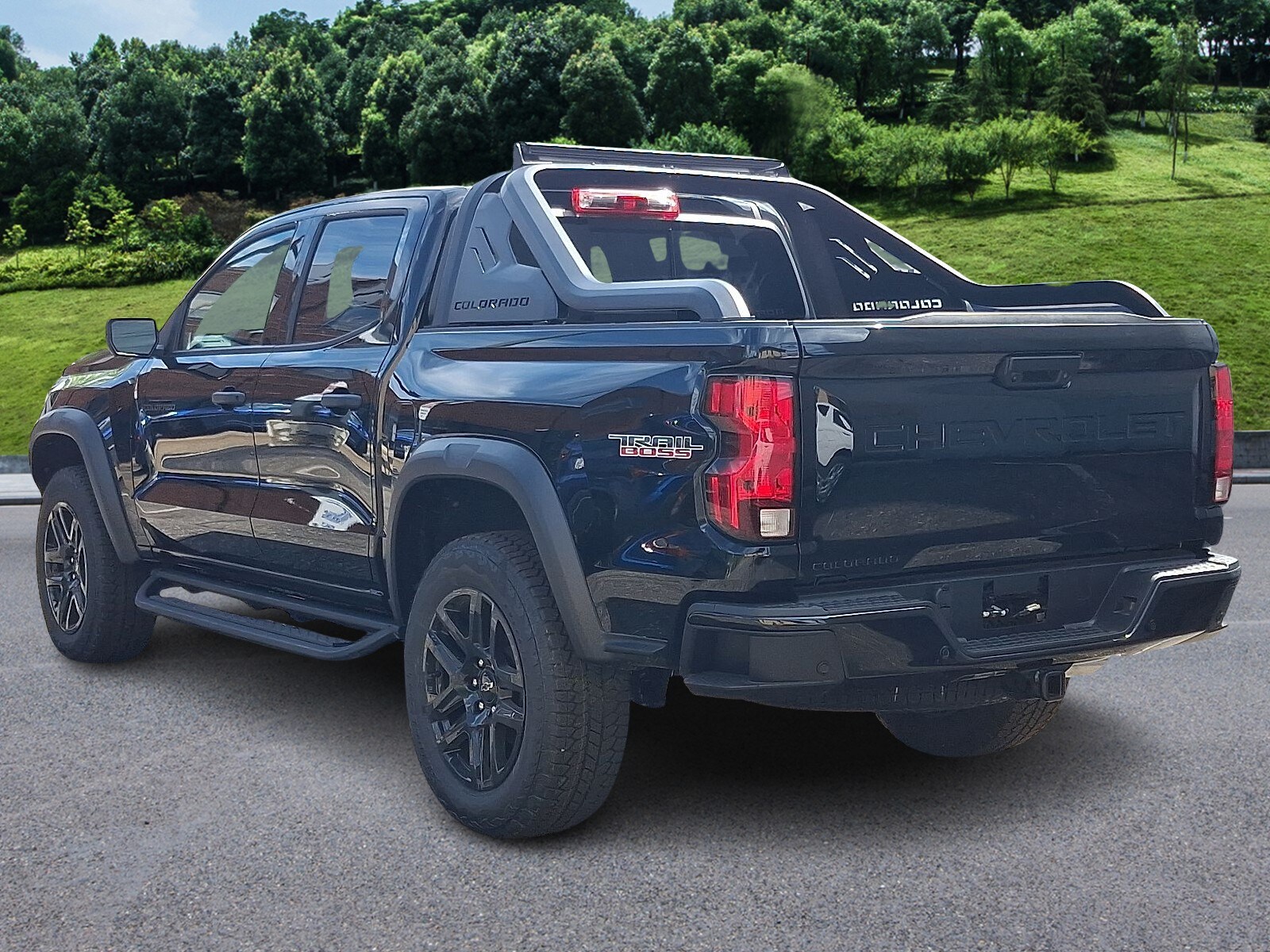 2025 Chevrolet Colorado Trail Boss photo 3