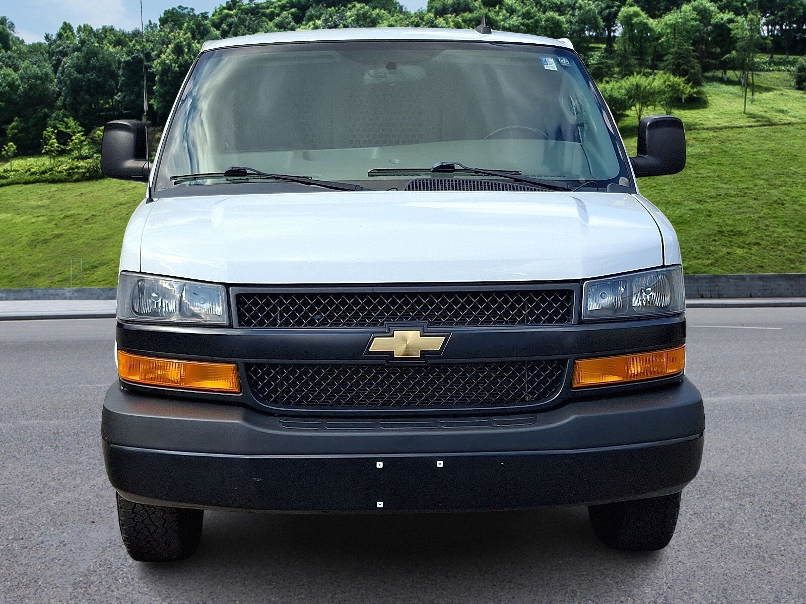 2018 Chevrolet Express 2500 Work Van photo 2