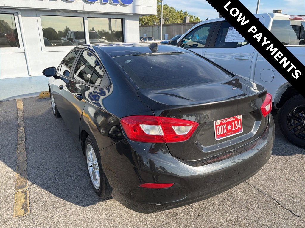 2017 Chevrolet Cruze LS photo 4