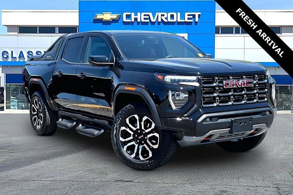 2025 GMC Canyon 4WD AT4 Crew Cab Short Box's photo