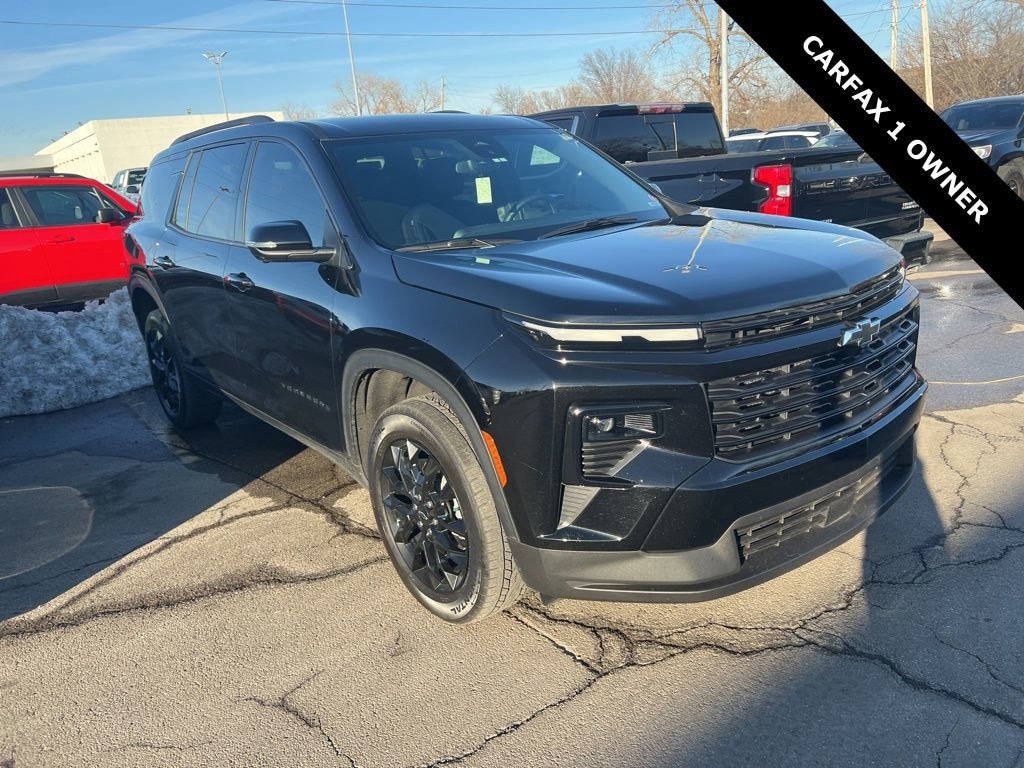 Used 2024 Chevrolet Traverse LT SUV