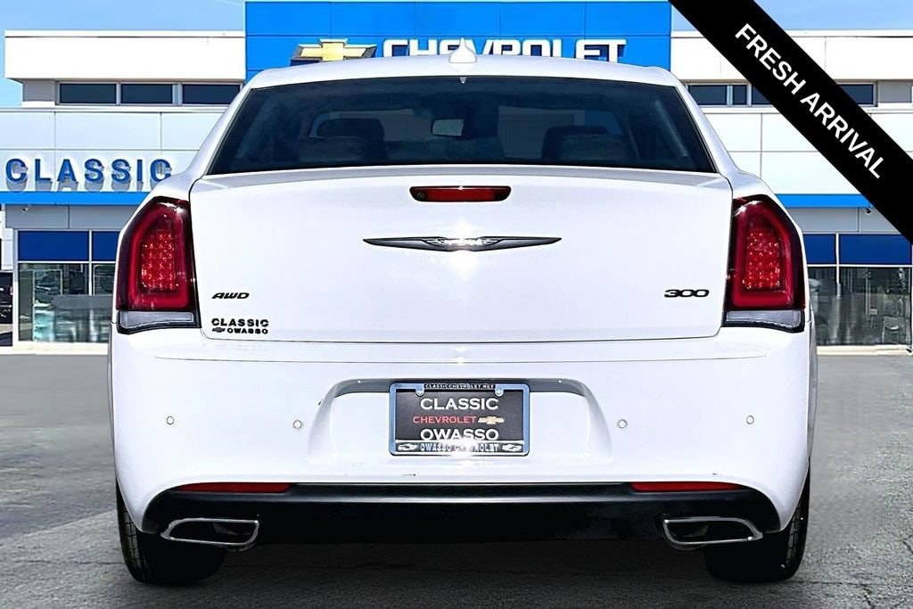 Used 2023 Chrysler 300 Touring L