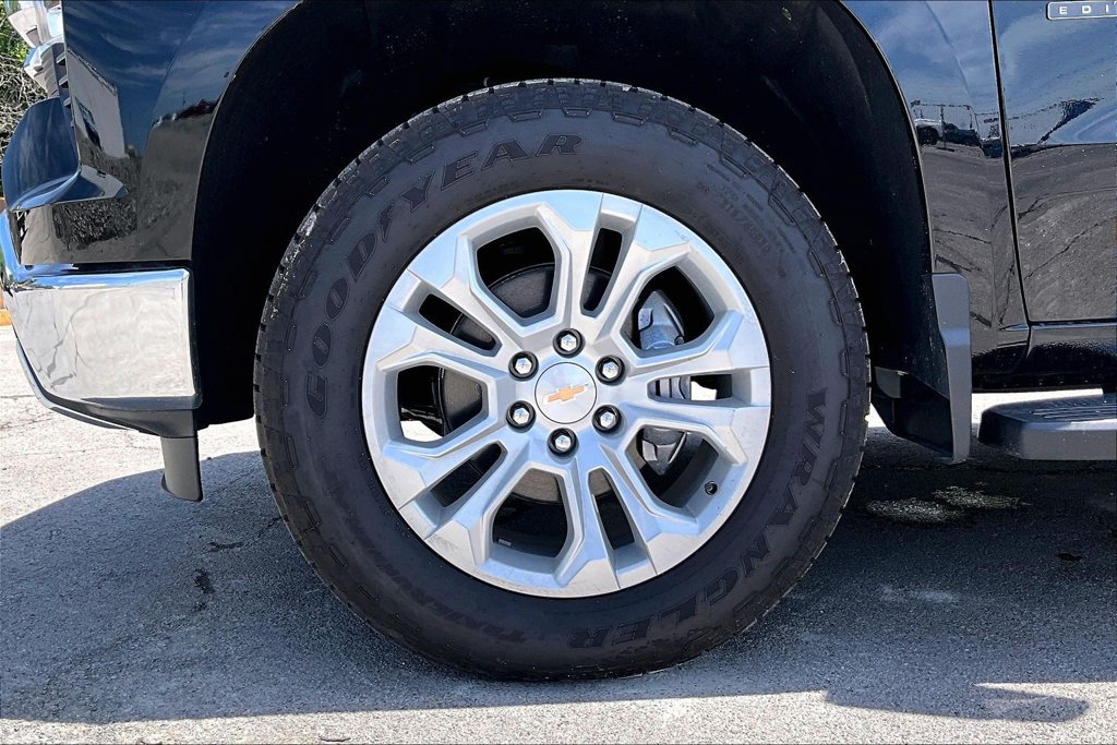 2026 Chevrolet Silverado 1500 LTZ - Photo 12