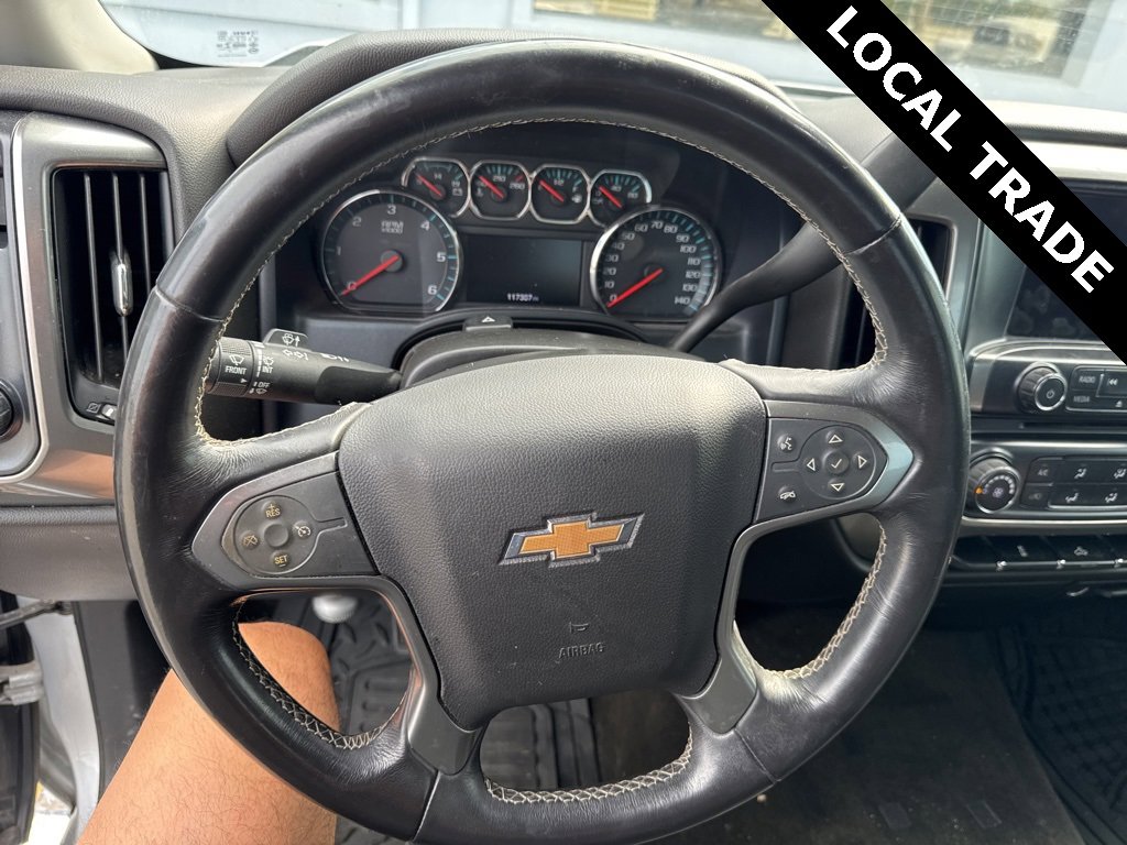 2018 Chevrolet Silverado 1500 LT photo 2