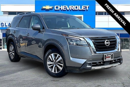 2022 Nissan Pathfinder SL