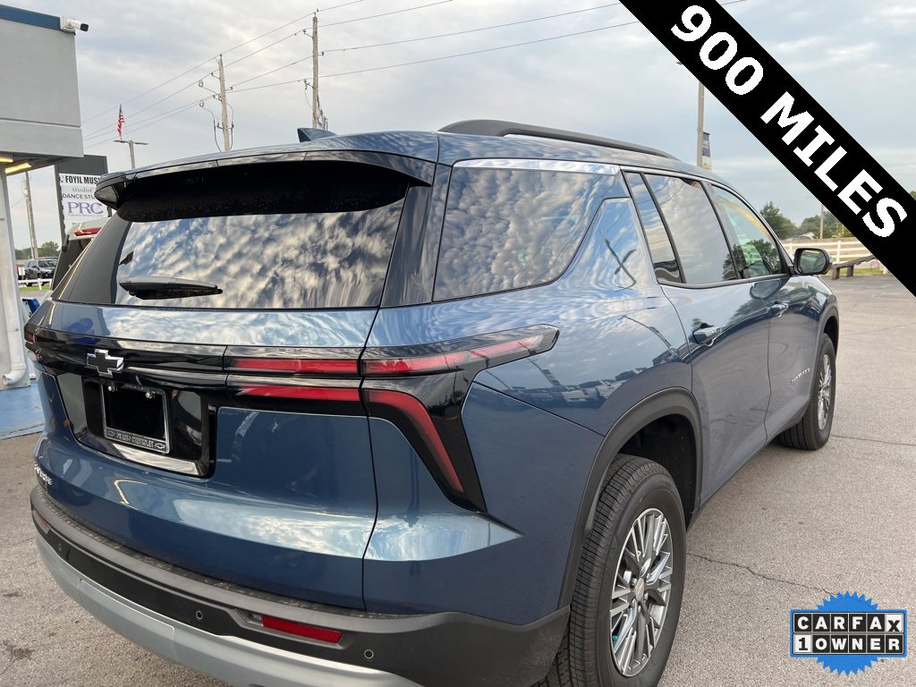 2026 Chevrolet Traverse photo 2