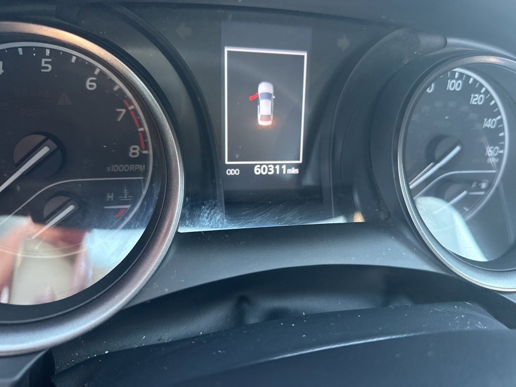 2022 Toyota Camry SE photo 3