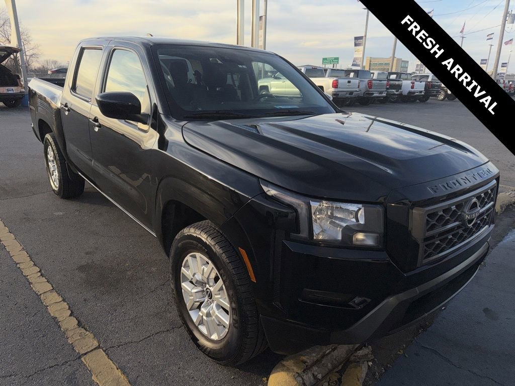 2022 Nissan Frontier SV's photo