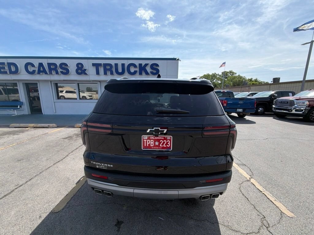 Used 2026 Chevrolet Traverse LT SUV