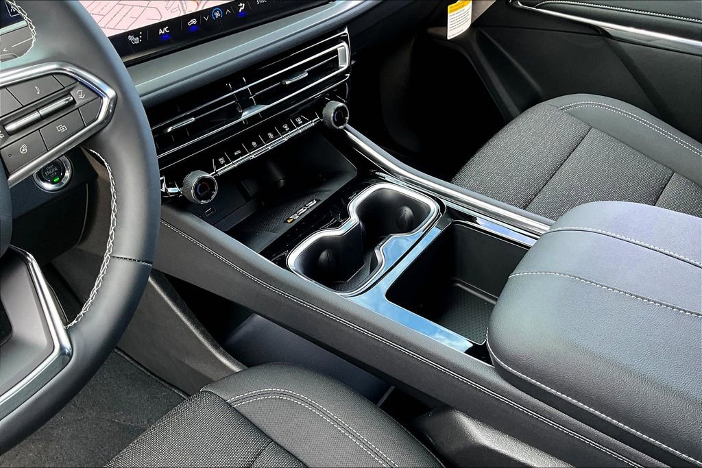 2026 Chevrolet Traverse LT - Photo 8
