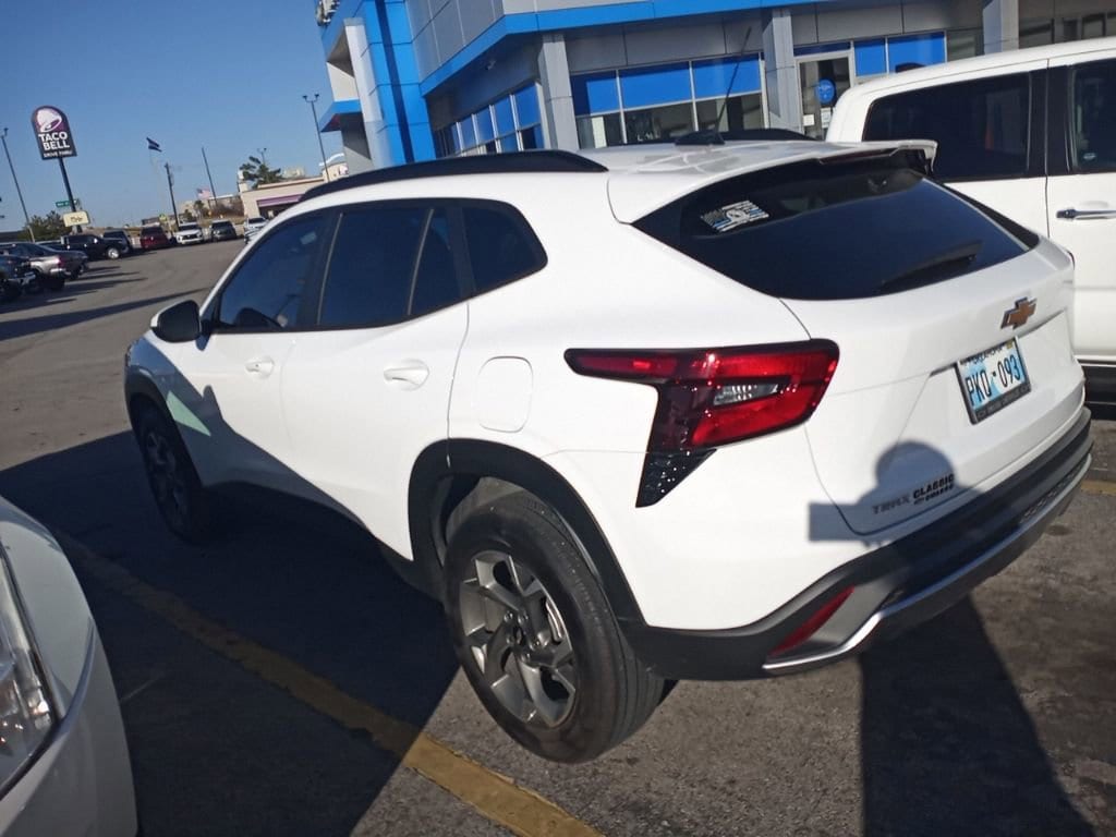 Used 2025 Chevrolet Trax LT SUV