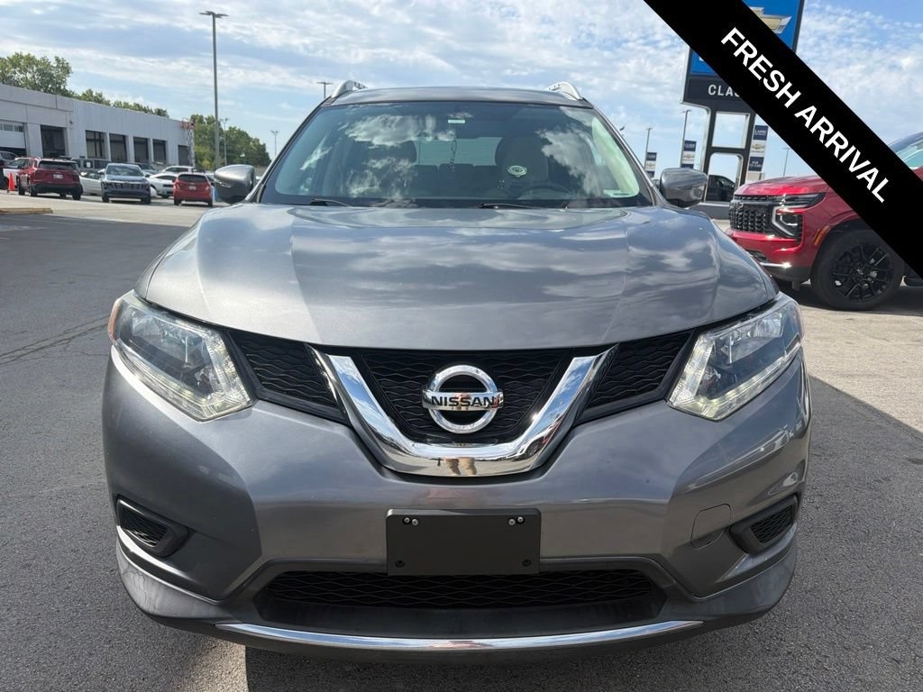 Used 2016 Nissan Rogue SV