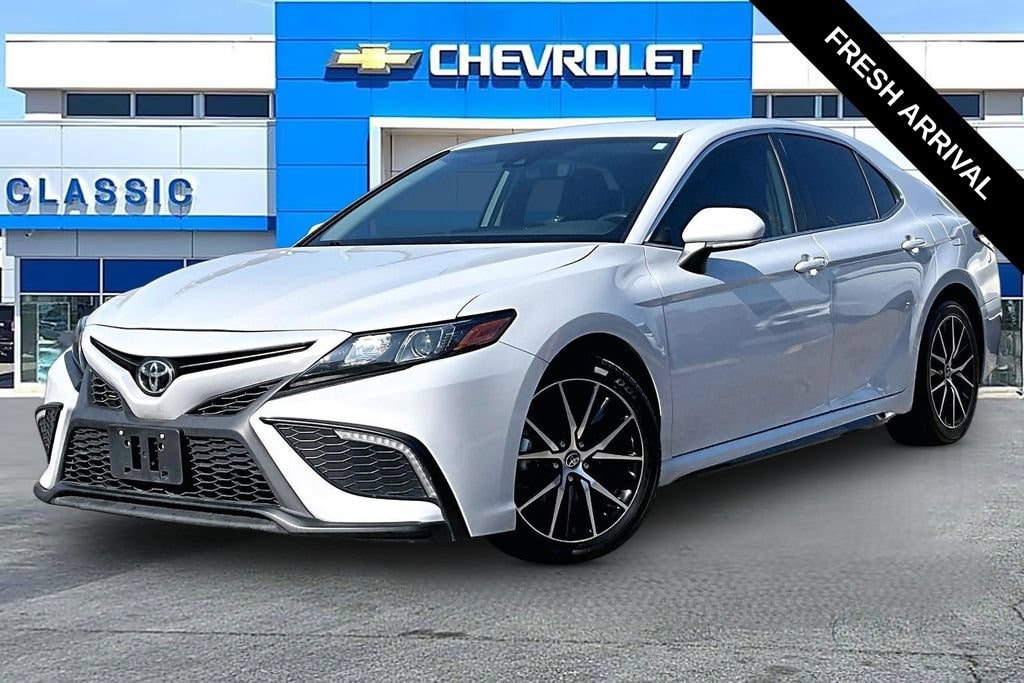 Used 2024 Toyota Camry SE