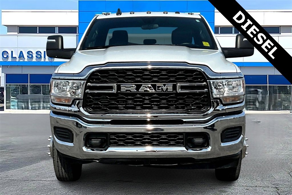 2024 Ram 3500 Tradesman photo 2