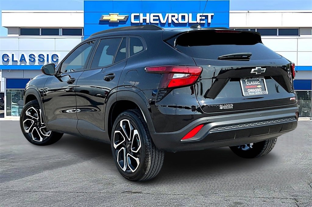 2025 Chevrolet Trax photo 3