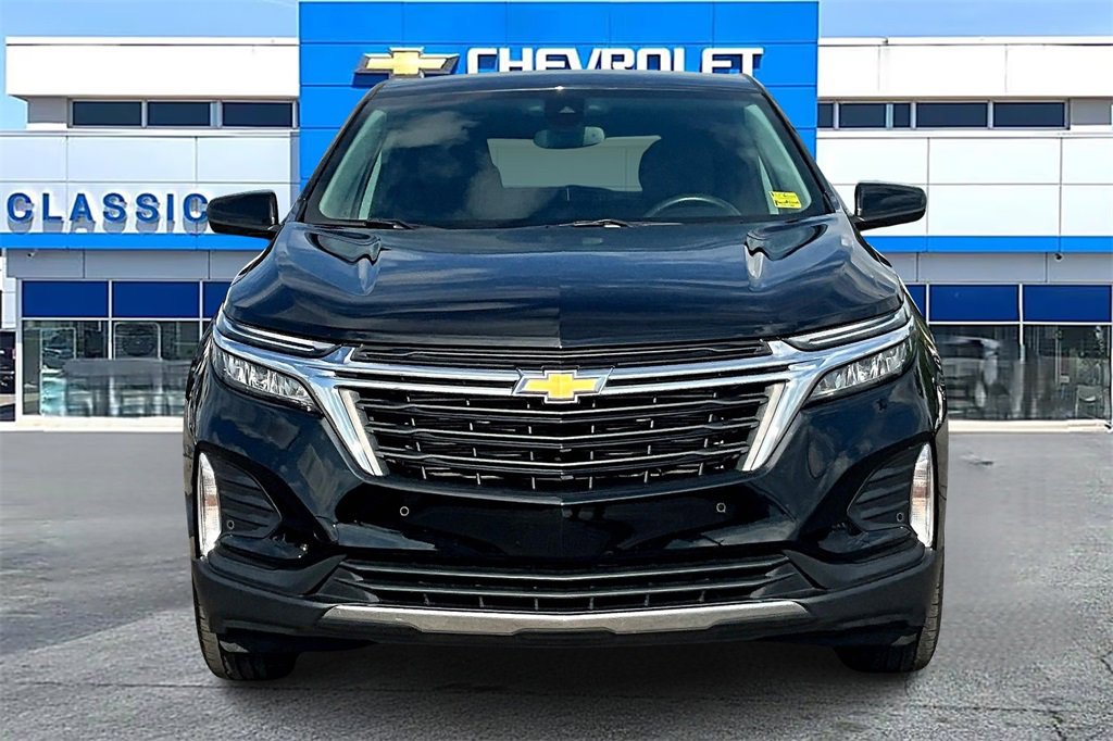 2022 Chevrolet Equinox LT photo 2