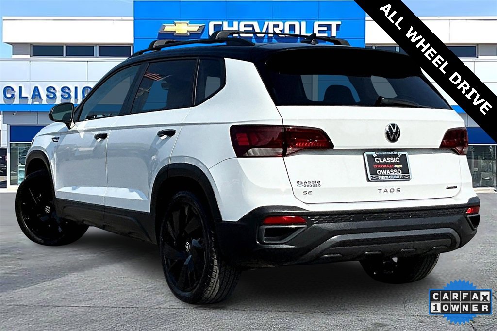 2024 Volkswagen Taos SE photo 4