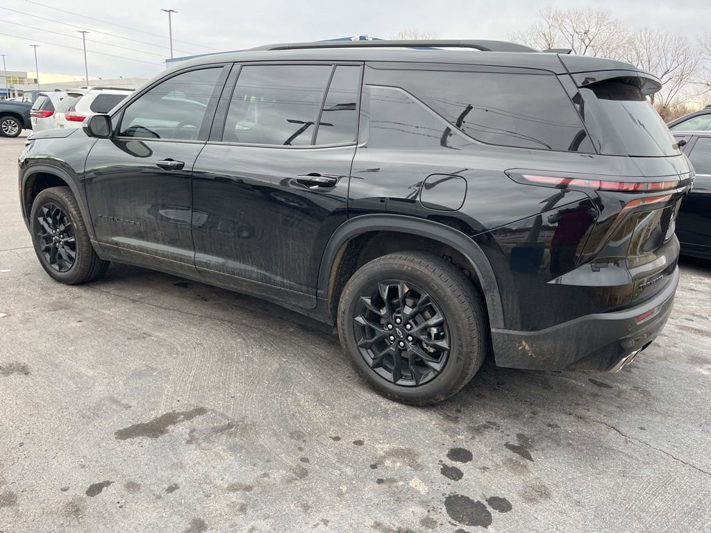Used 2024 Chevrolet Traverse LT SUV