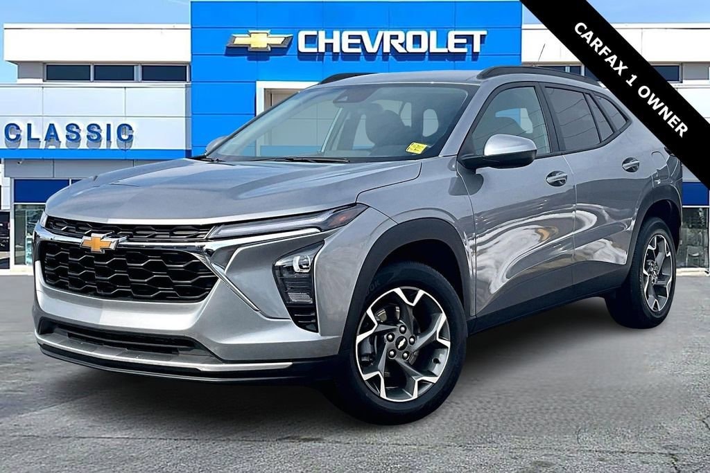 Used 2025 Chevrolet Trax LT SUV