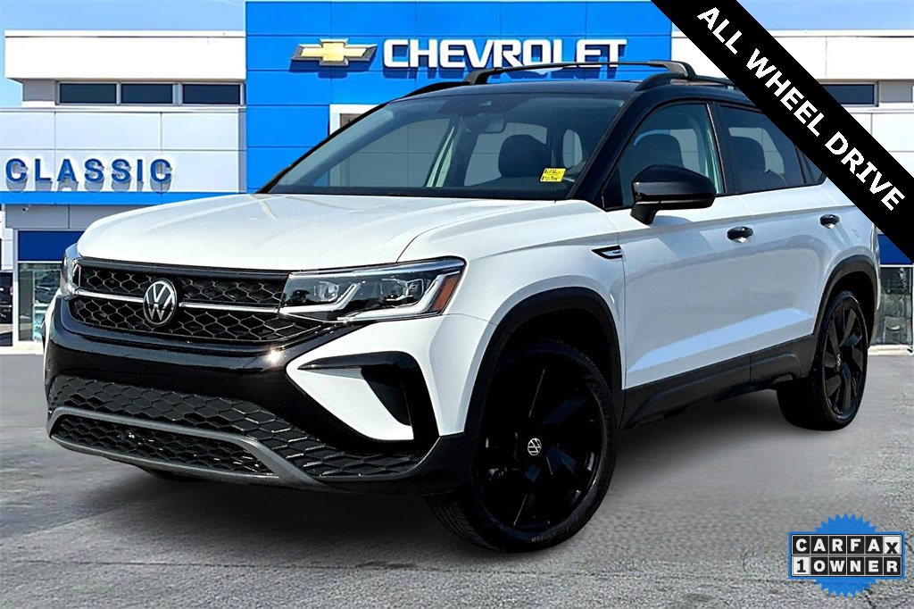 2024 Volkswagen Taos SE photo 3