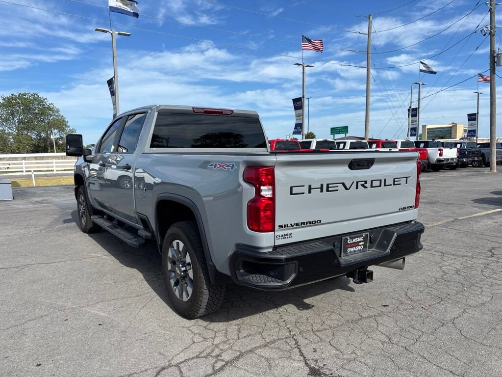 Used 2024 Chevrolet Silverado 2500 HD Custom Truck