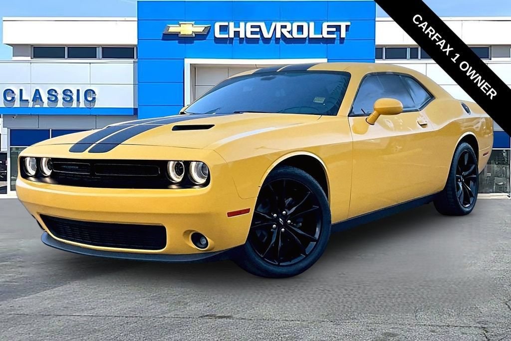 Used 2018 Dodge Challenger SXT with VIN 2C3CDZAG6JH118766 for sale in Owasso, OK