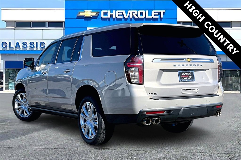 2022 Chevrolet Suburban High Country photo 4