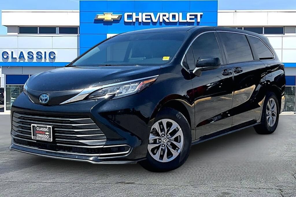 Used 2023 Toyota Sienna LE