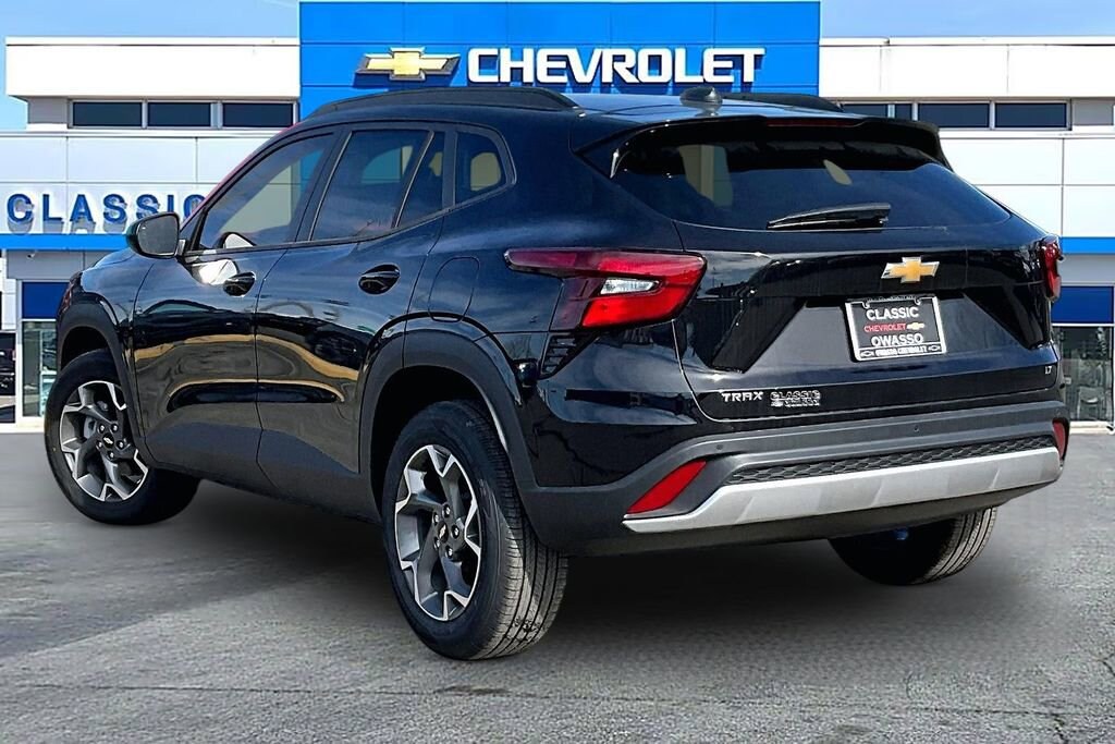 New 2025 Chevrolet Trax LT SUV