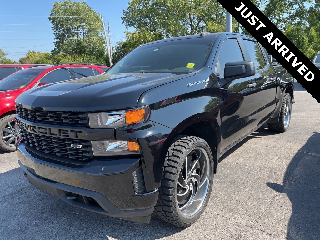 2021 Chevrolet Silverado 1500 Custom photo 2