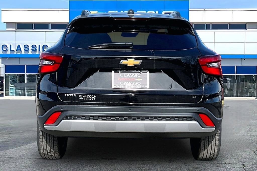 New 2025 Chevrolet Trax LT SUV