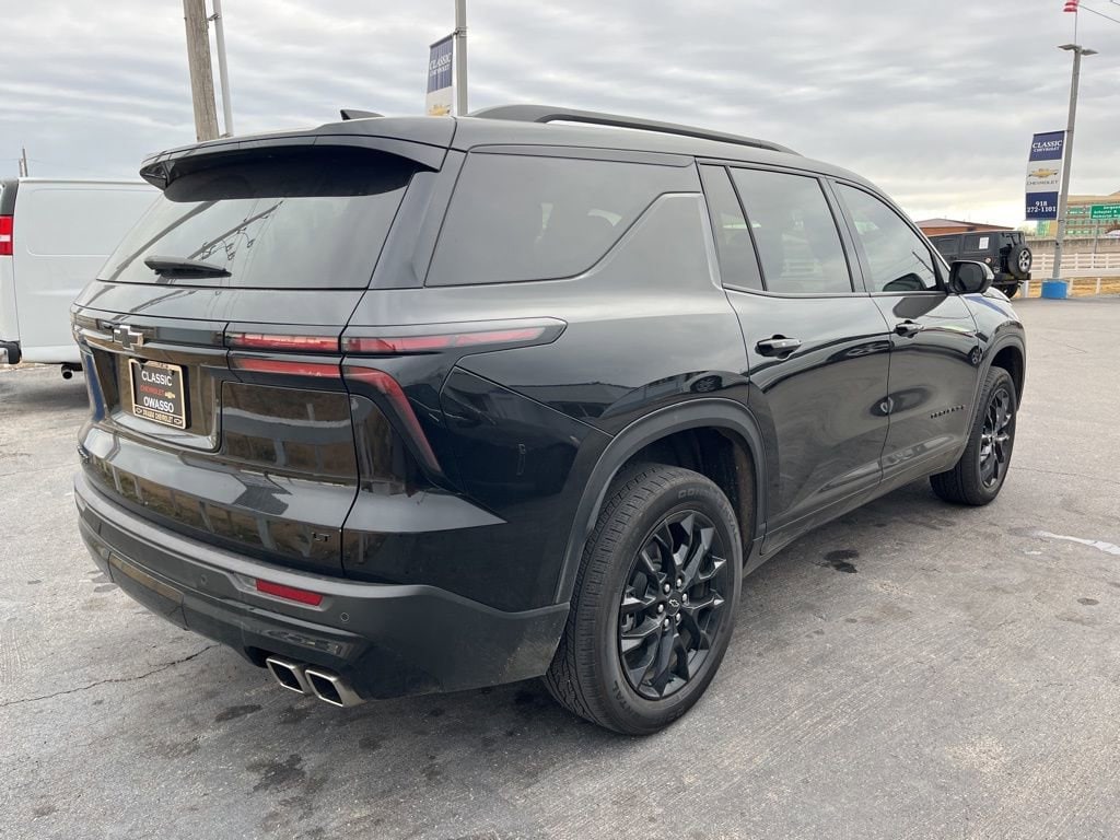 Used 2024 Chevrolet Traverse LT SUV