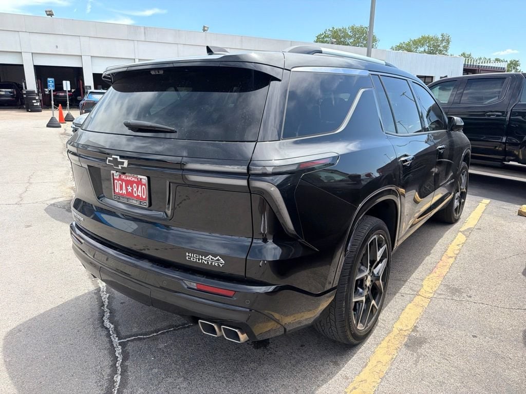 Used 2025 Chevrolet Traverse High Country SUV