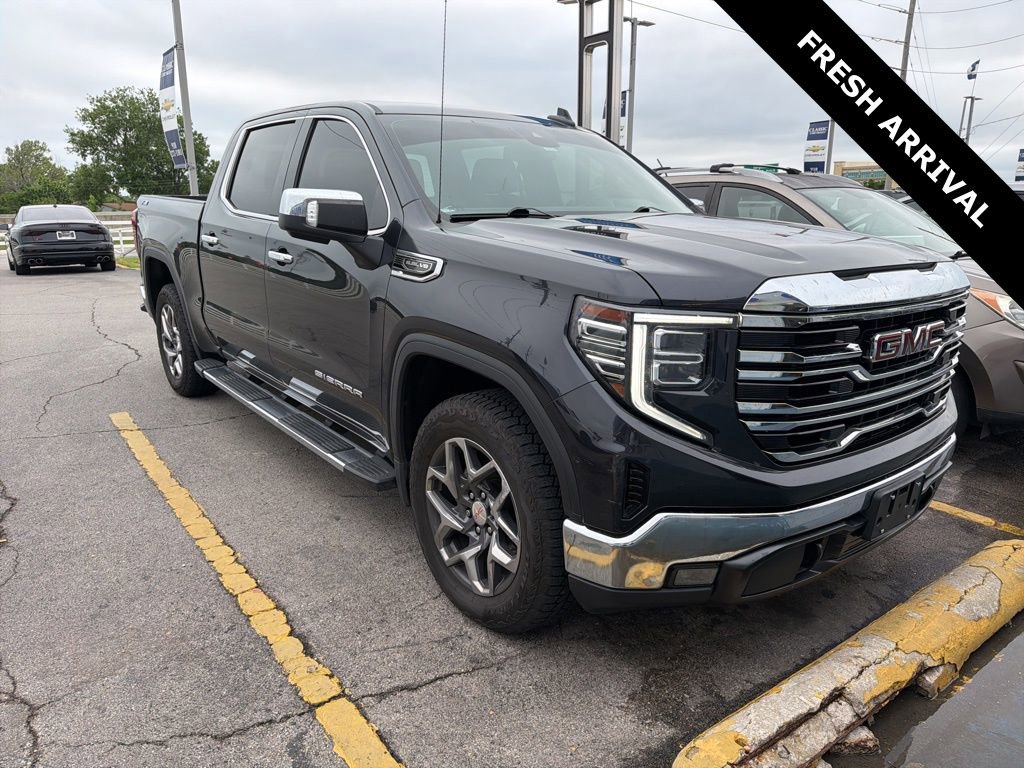 2022 GMC Sierra SLT 4WD Crew Cab Short Box's photo