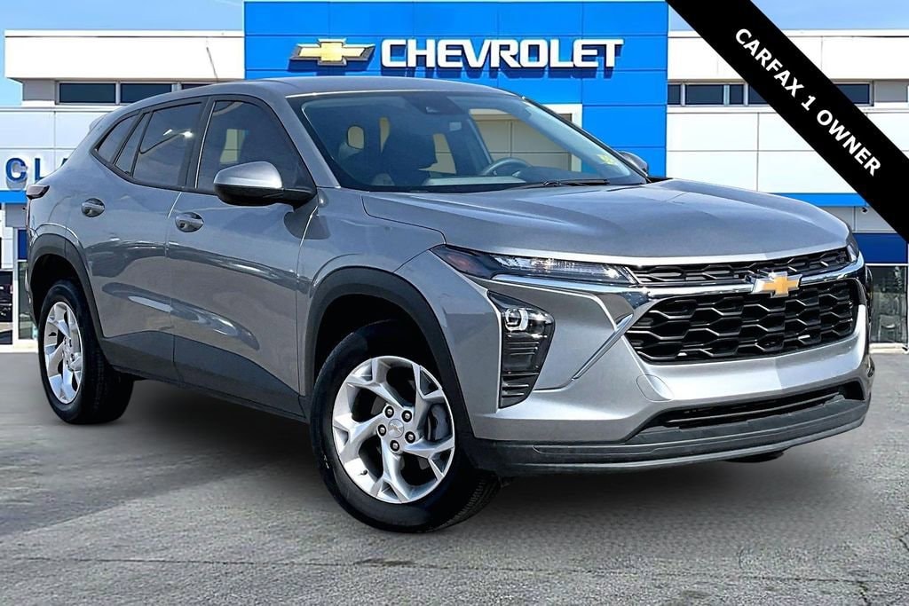 2025 Chevrolet Trax LS