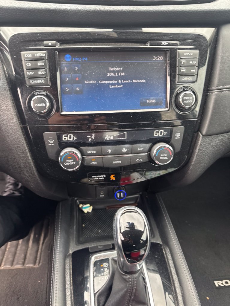 Used 2017 Nissan Rogue SL