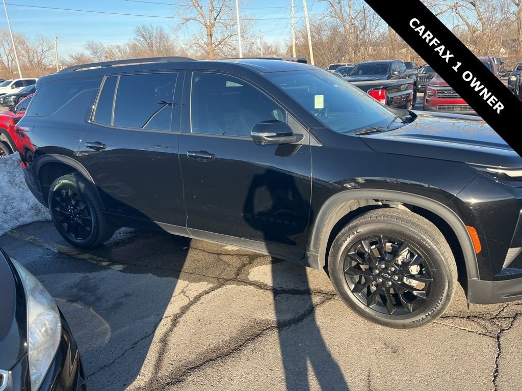 Used 2024 Chevrolet Traverse LT SUV