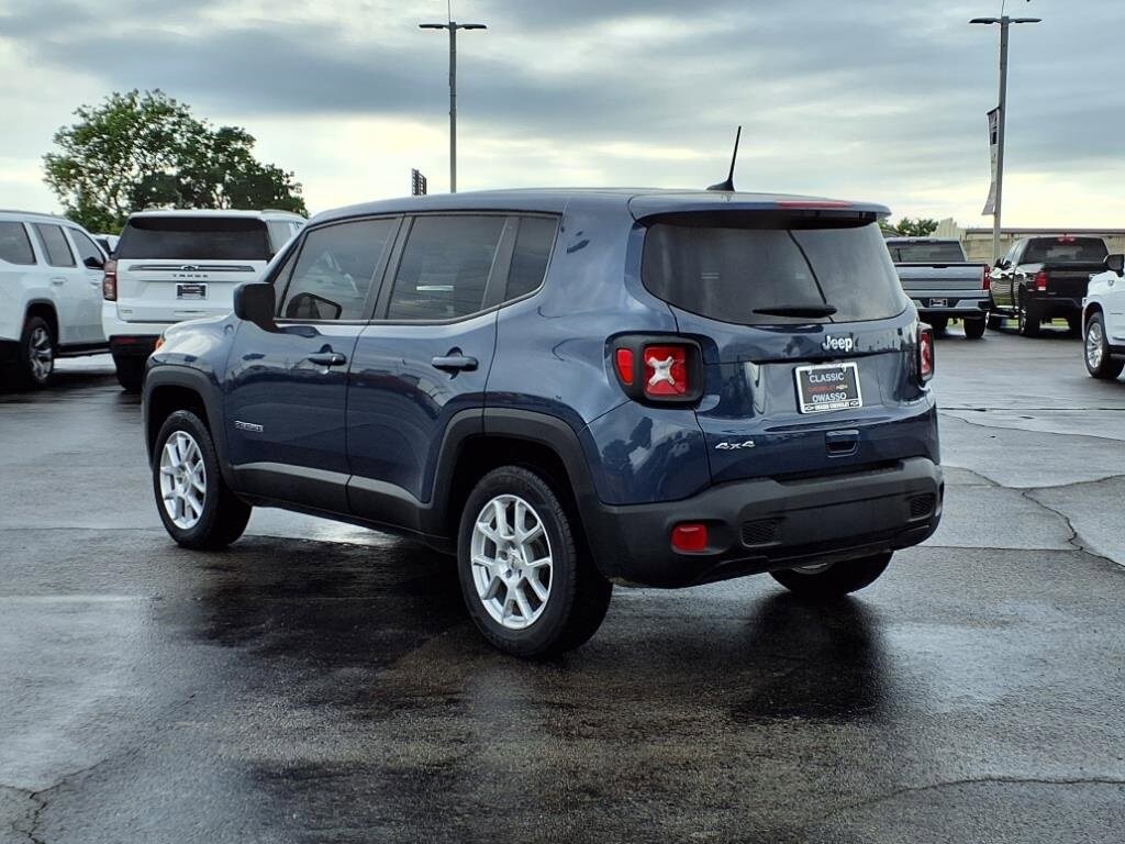 2023 Jeep Renegade Latitude Upland photo 2