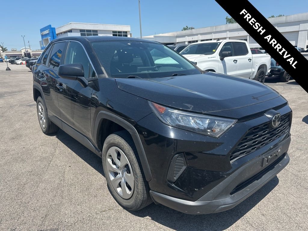 2022 Toyota RAV4 LE AWD's photo