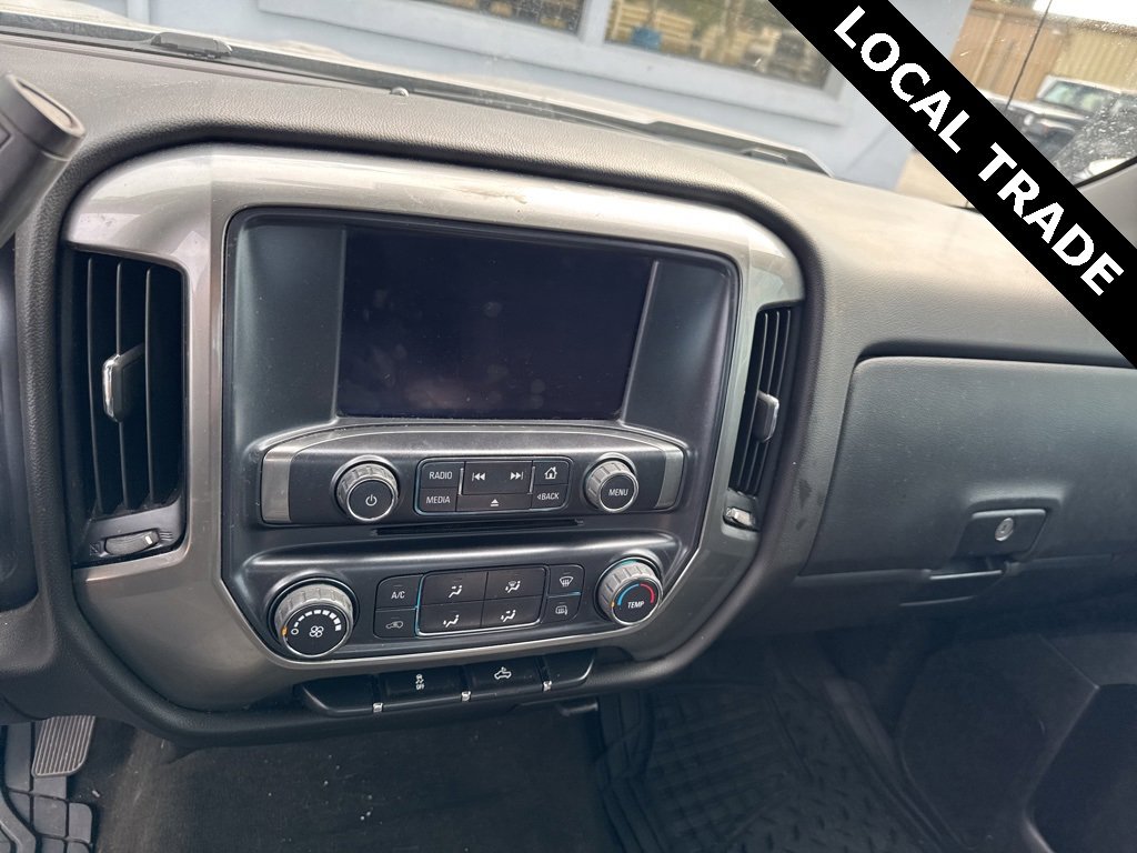 2018 Chevrolet Silverado 1500 LT photo 3