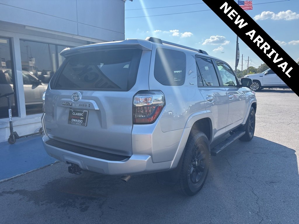 2023 Toyota 4Runner SR5 photo 2