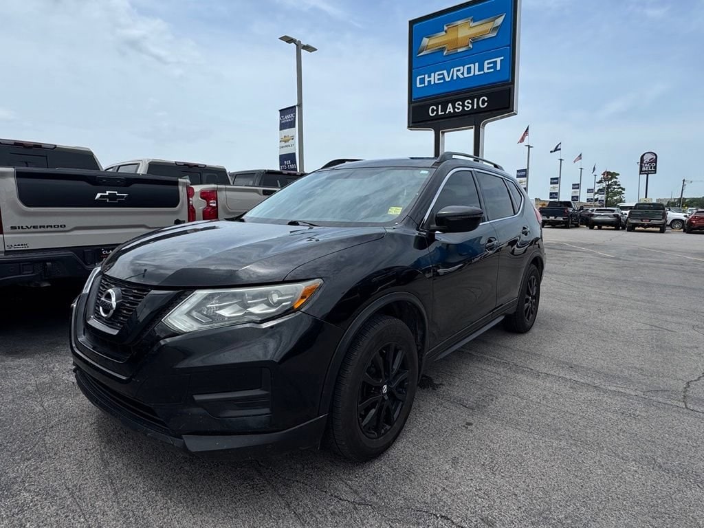 Used 2017 Nissan Rogue SV